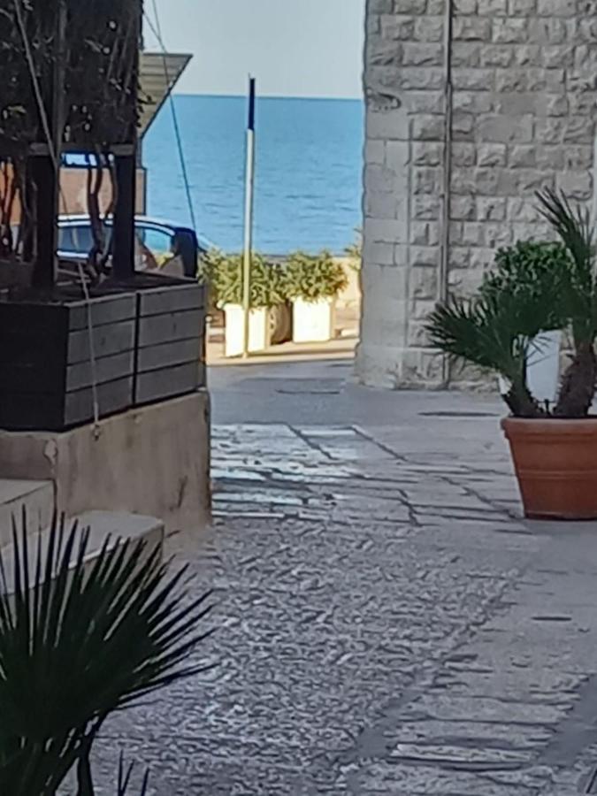 Suite Duomo Trani 6 Екстериор снимка